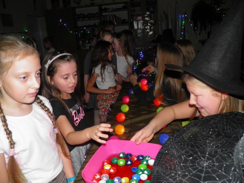 Zabawa andrzejkowo - integracyjna SP